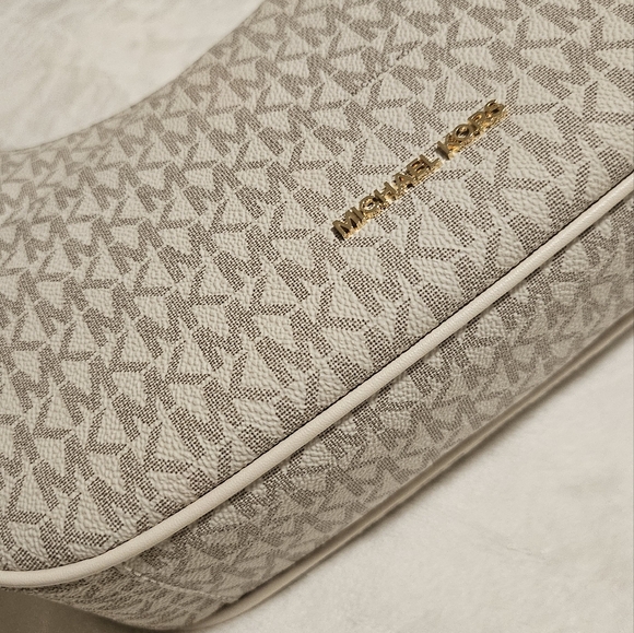 authentic MICHAEL KORS Bag - Picture 3 of 11